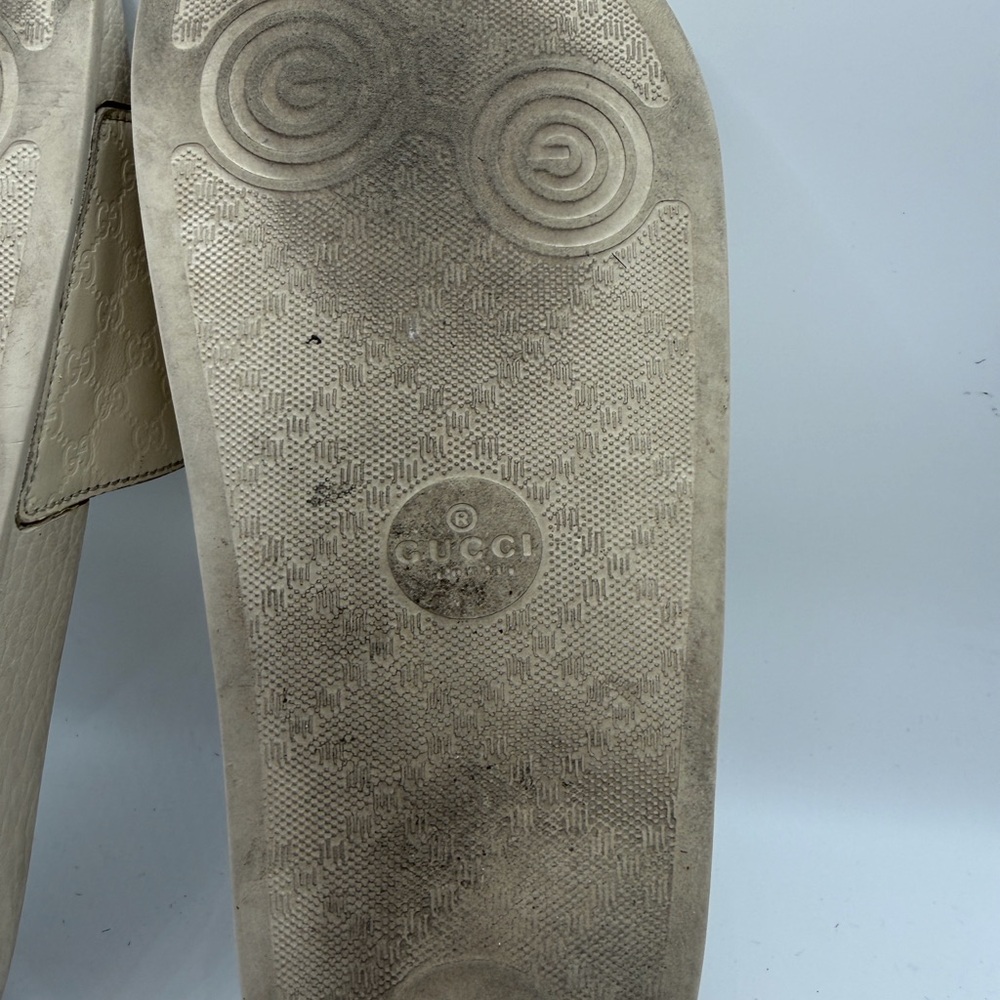 Gucci Textured Gray Pattern - Picture 9 of 14